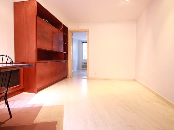 3rd image of 324 E 35th St APT 4B