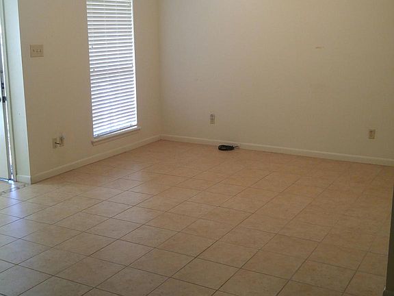 5th image of 322 E Brentwood Dr