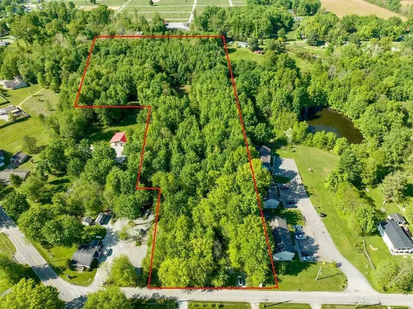 8 Bethel Maple Rd, Bethel, OH 45106