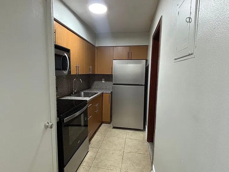 Bellagio Apartments — Photo 31