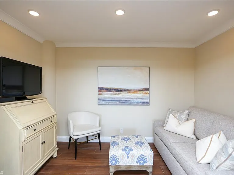 4041 Gulf Shore Blvd N #305 — Photo 14