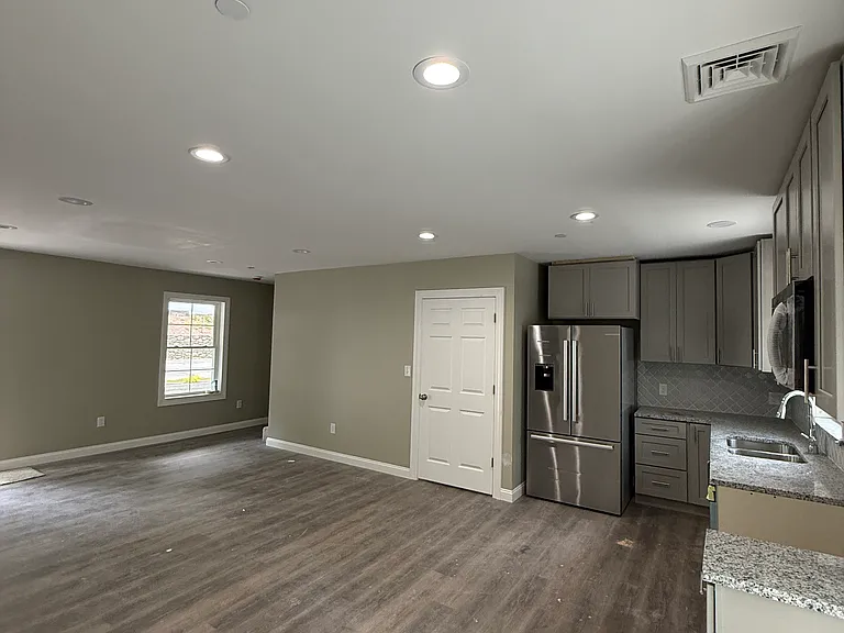 165 Canton St — Photo 2