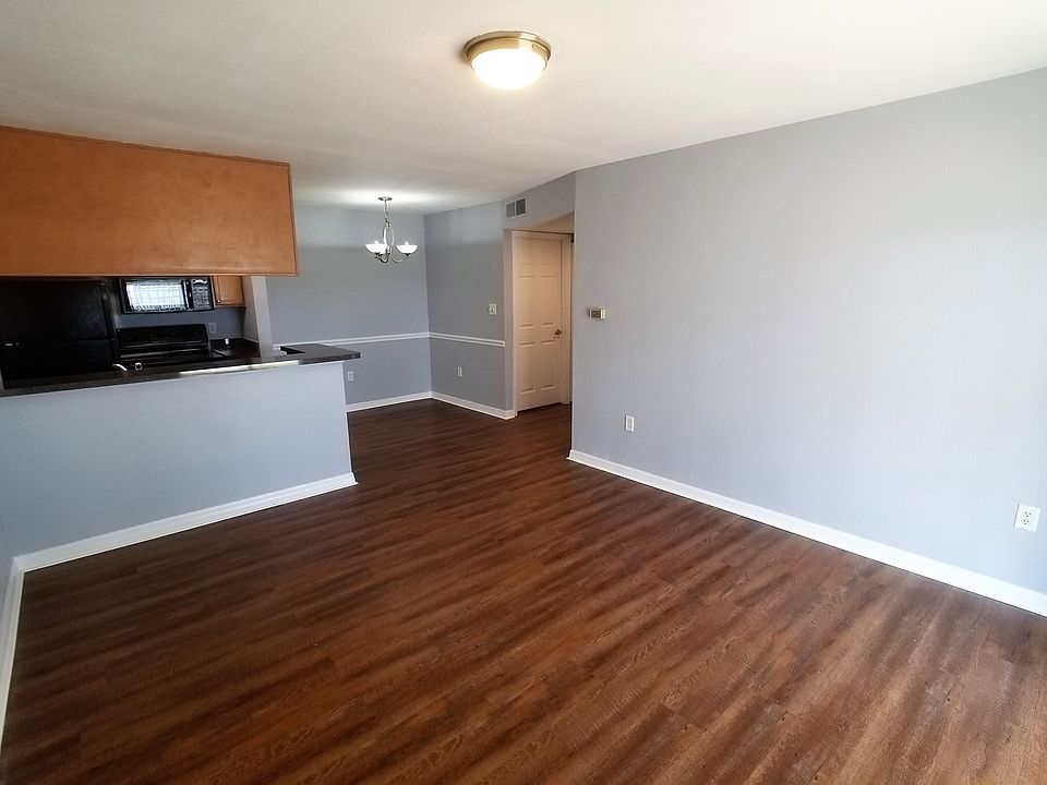 1st image of 202 Lake Parsons Grn Unit 106
