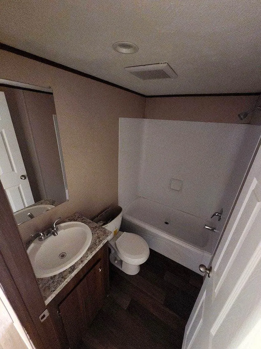 888 Dale Ln — Photo 3