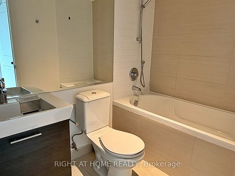386 Yonge St #4207 — Photo 18