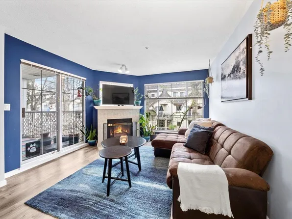 2678 Dixon St #215, Pt Coquitlam, BC V3C 6L7