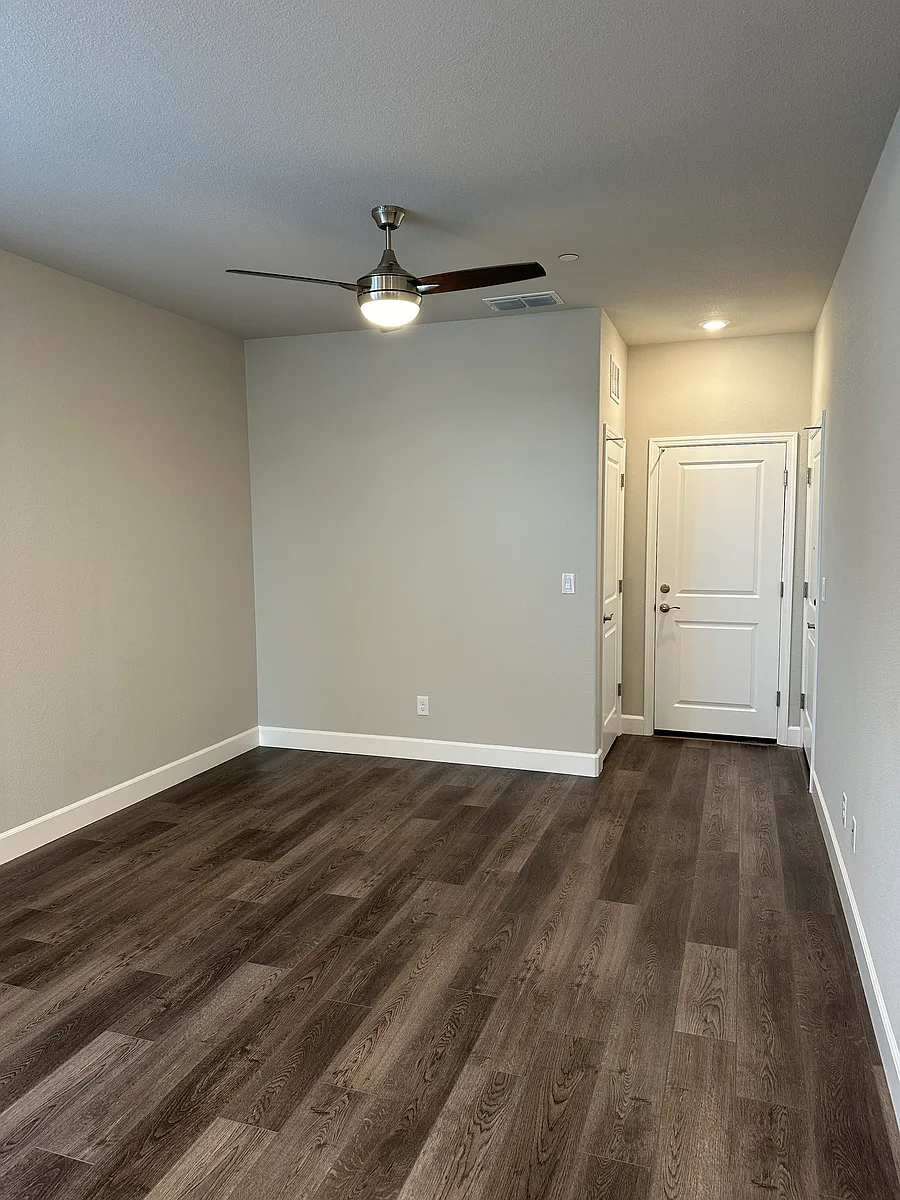 Building Photo - 1513 Wadsworth Cir #2