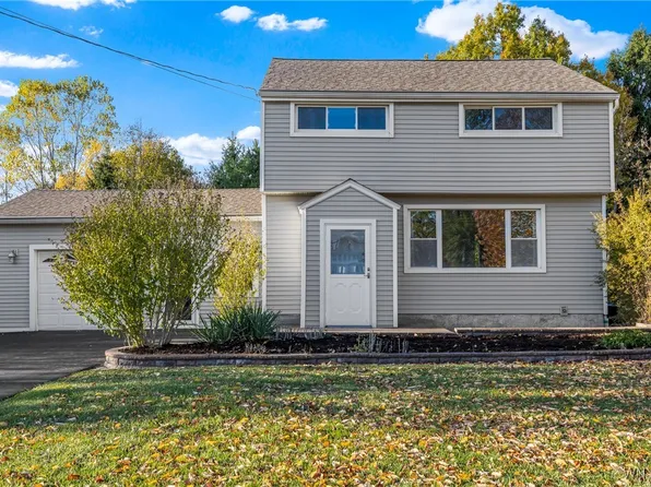 991 S Brookside Dr, Lewiston, NY 14092
