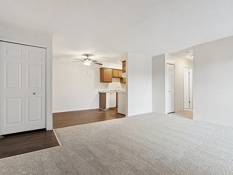 Clinton Manor Apartments — Photo 12
