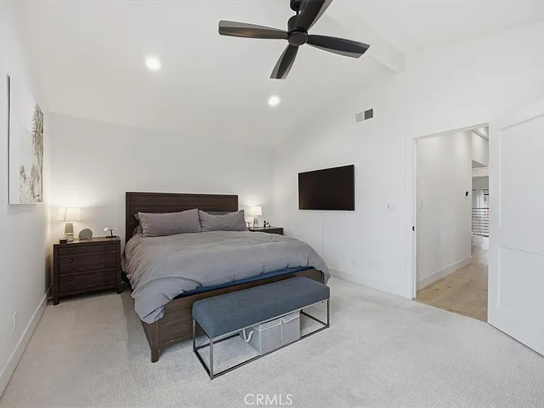 1506 Wollacott St — Photo 12