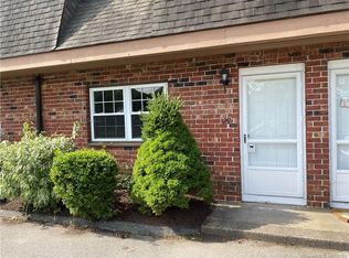39 Ash Dr #29, Ledyard, CT 06339
