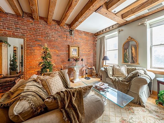 2nd image of 100 Fulton St Unit 2