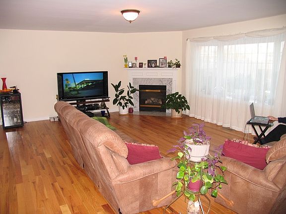 Living room, 1st floor