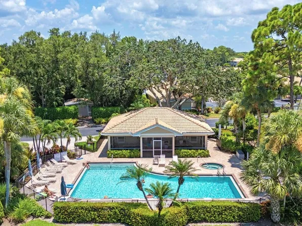 306 Emerald Bay Cir Unit J8, Naples, FL 34110