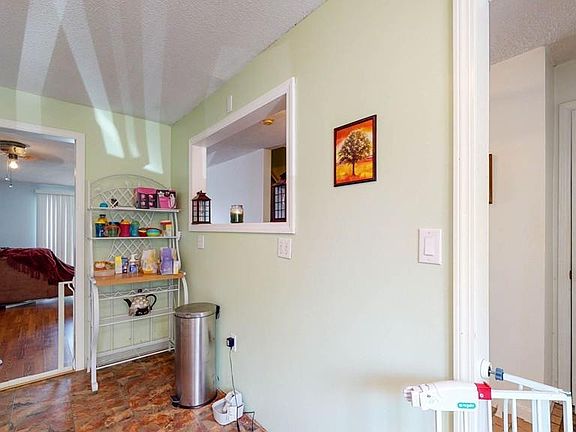 4th image of 13 Willow Creek Dr #13