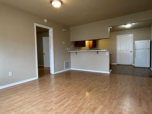 2nd image of 1220 W Westchester Way #1220