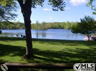 11300 Patricia Ln, South Lyon, MI