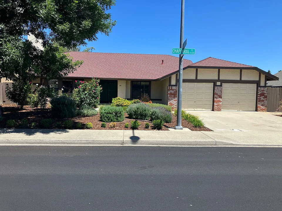 2313 Chapparal Pl