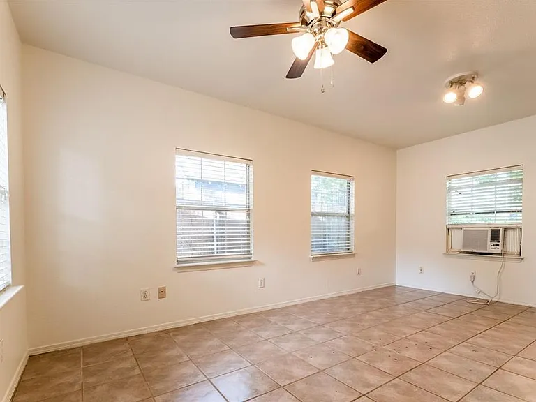 4704 Evans Ave #B — Photo 8