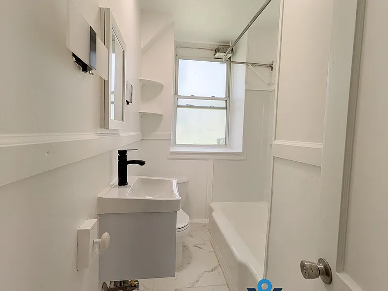417 N Walnut St — Photo 11