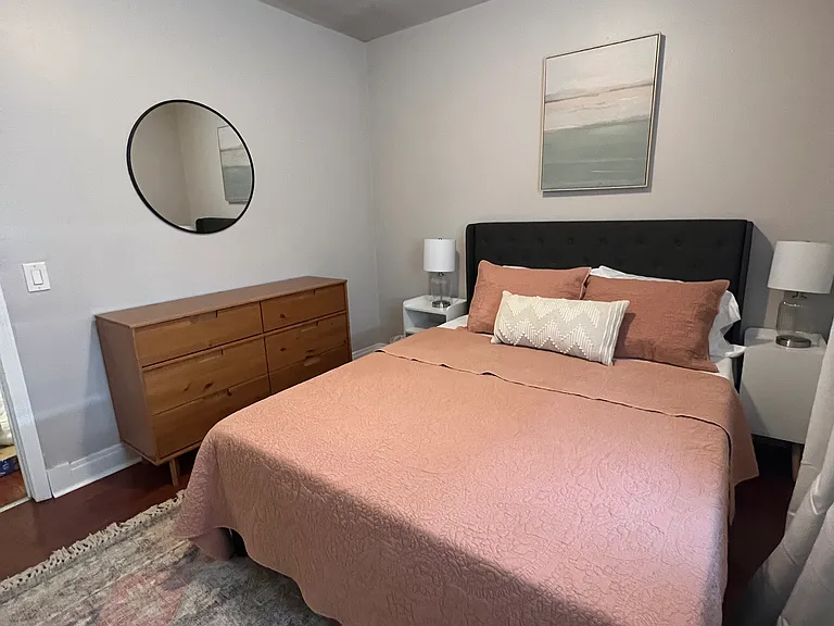 1155 S Plymouth Ave — Photo 22