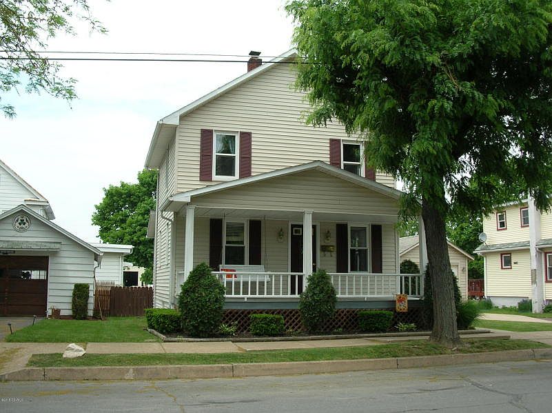 WELCOME TO 204 E 10TH MOVE-IN CONDITION