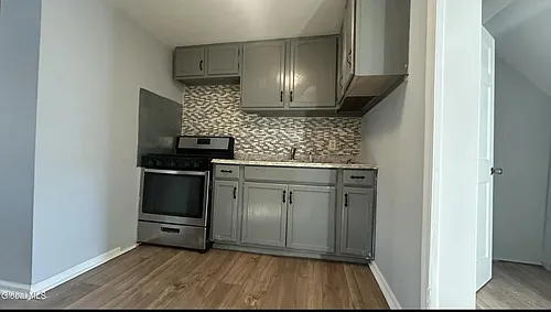 95 3rd St #1 Photo 1