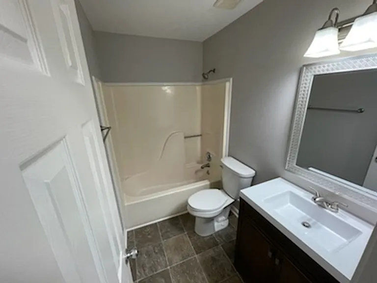 907 Ryan Dr — Photo 7
