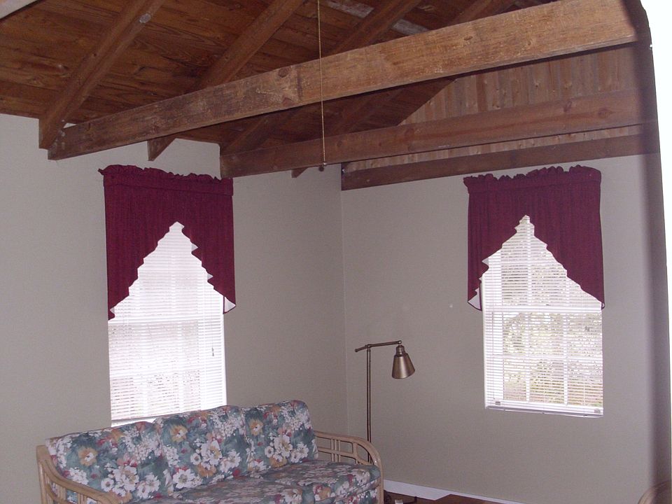 2nd image of 813 Elks Dr