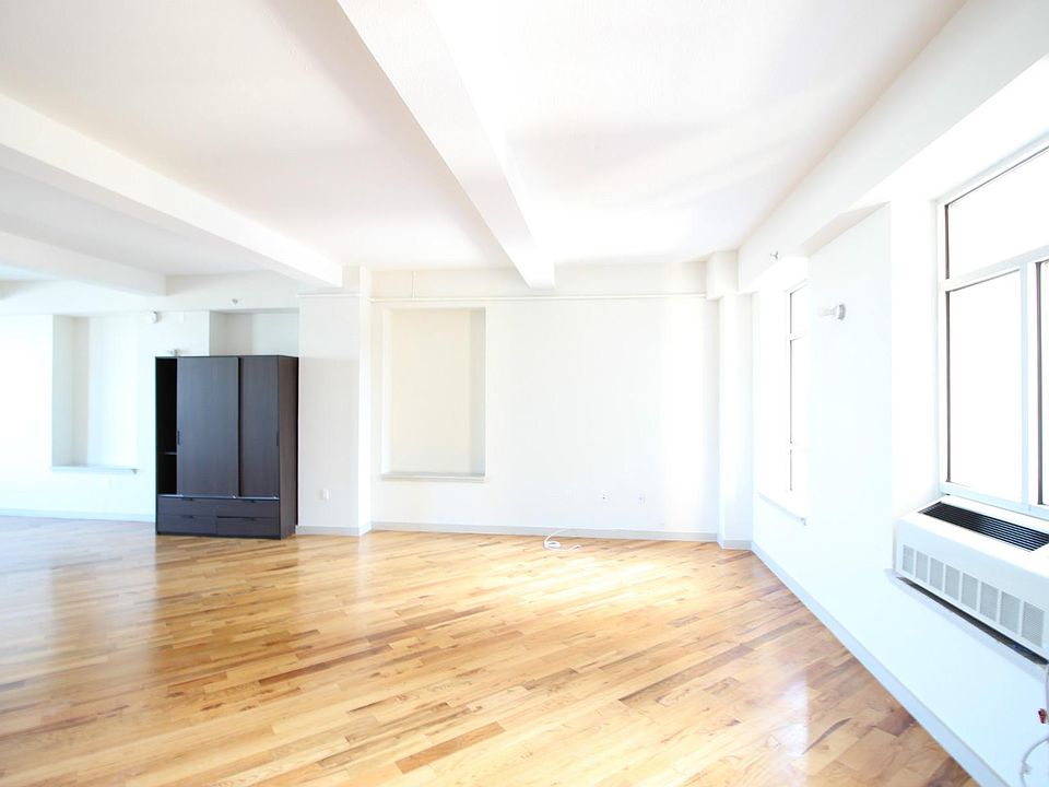 2nd image of 2928 41st Ave APT 605