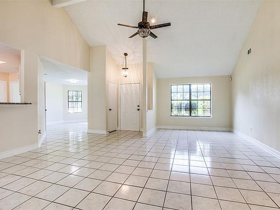 4th image of 885 Harvest Glen Dr