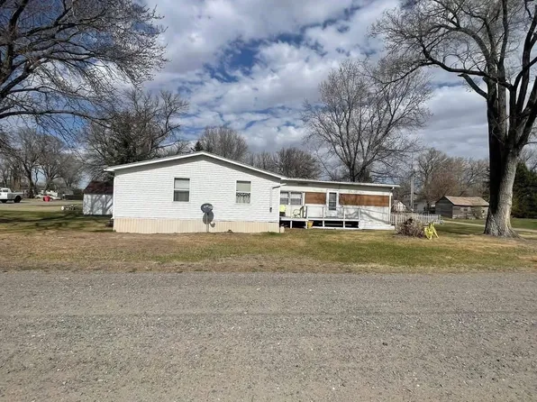 217 S Locust St, Brady, NE 69123