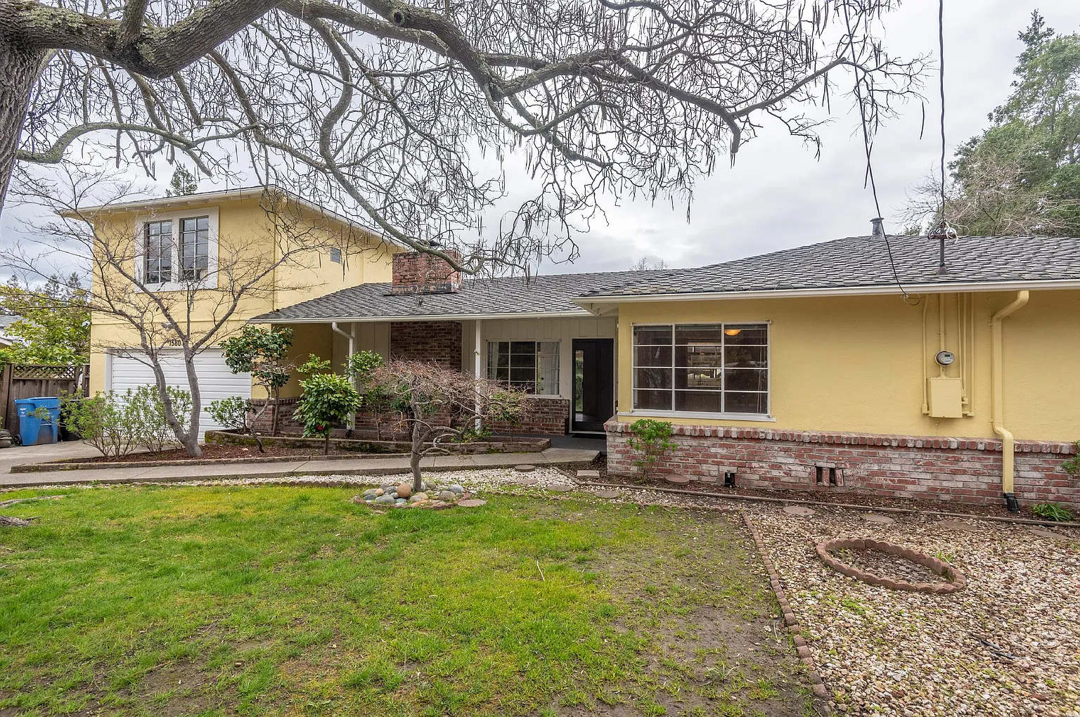 1580 Sharon Cir photo 1
