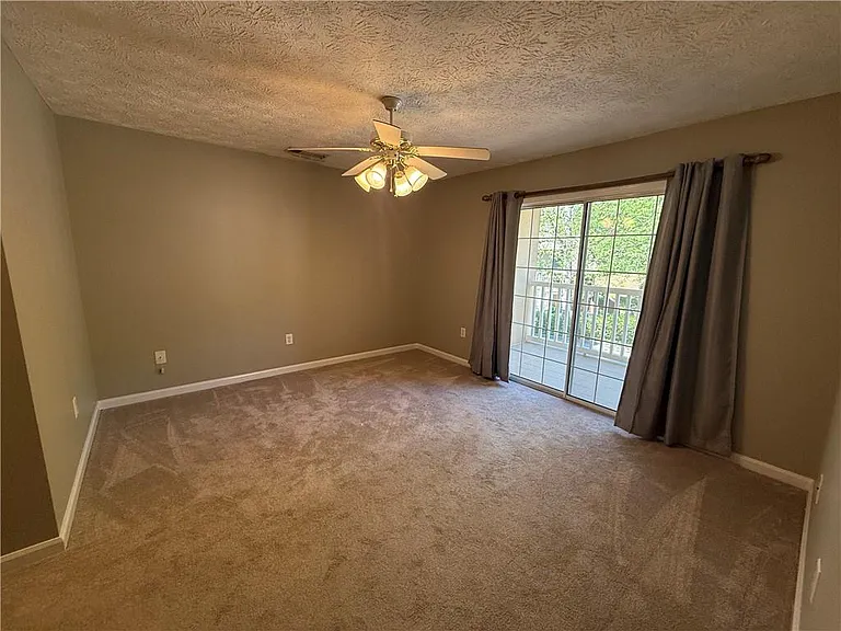 1001 Holly Dr #207 — Photo 9