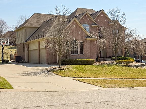 2nd image of 1053 Autumnview Ct