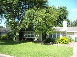 603 Avenue I St, El Campo, TX 77437