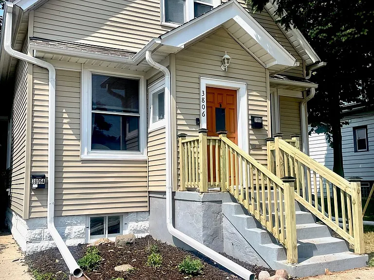 3806 E Underwood Ave — Photo 17
