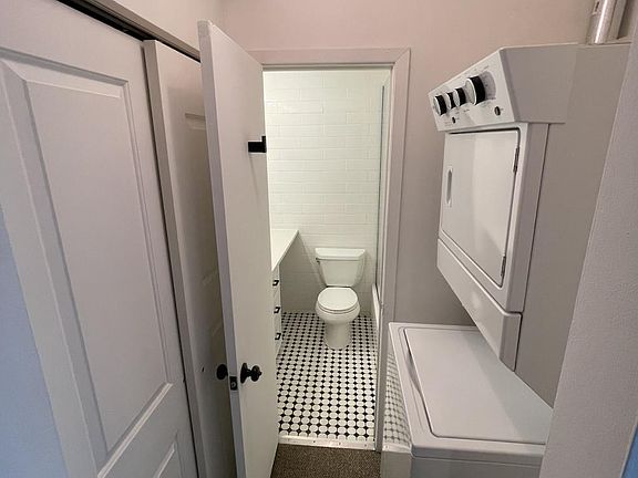 5th image of 4855 N Hermitage Ave APT 9