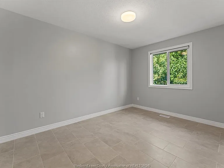 3316 Kenilworth Dr — Photo 17