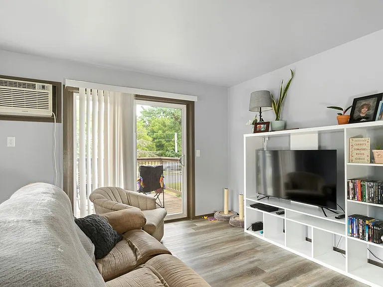 271 Shannon Ct #1 — Photo 15
