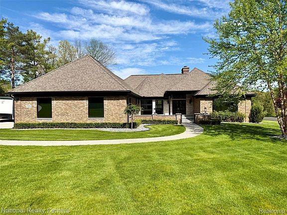 2nd image of 7050 Lake Shannon Ct