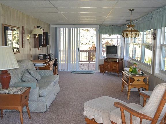 2nd image of 153 Pilgrim Trl
