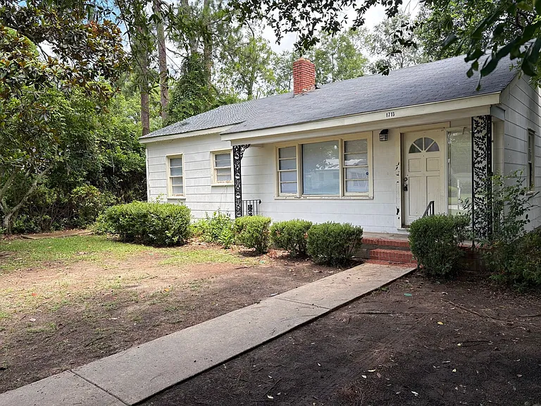 1713 Gillespie Ave — Photo 1
