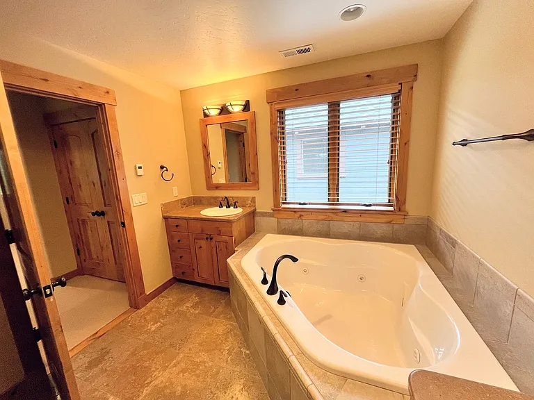 56 Beesley Ln — Photo 30