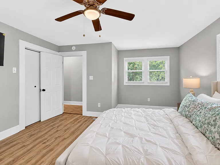 1102 N Church St — Photo 17