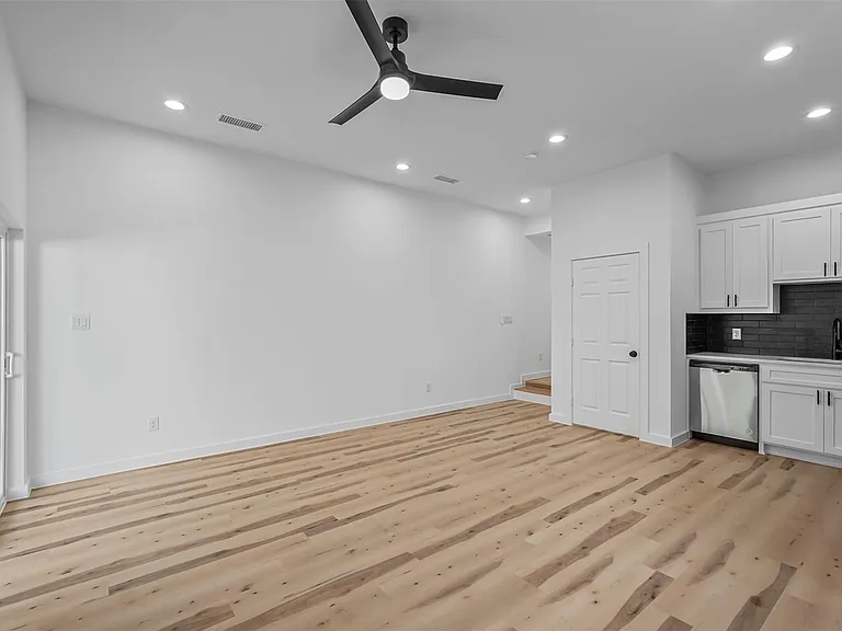 3412 Marshall St #A — Photo 13