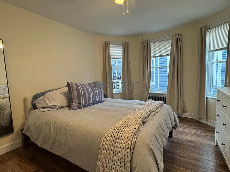 10 Benson St — Photo 16