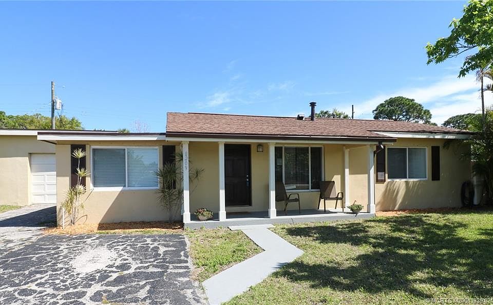 1st image of 8209 SE Camellia Dr