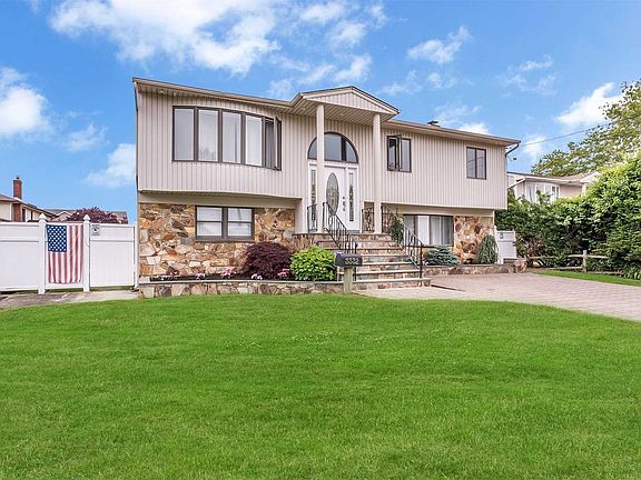 3rd image of 3332 Bay Front Dr