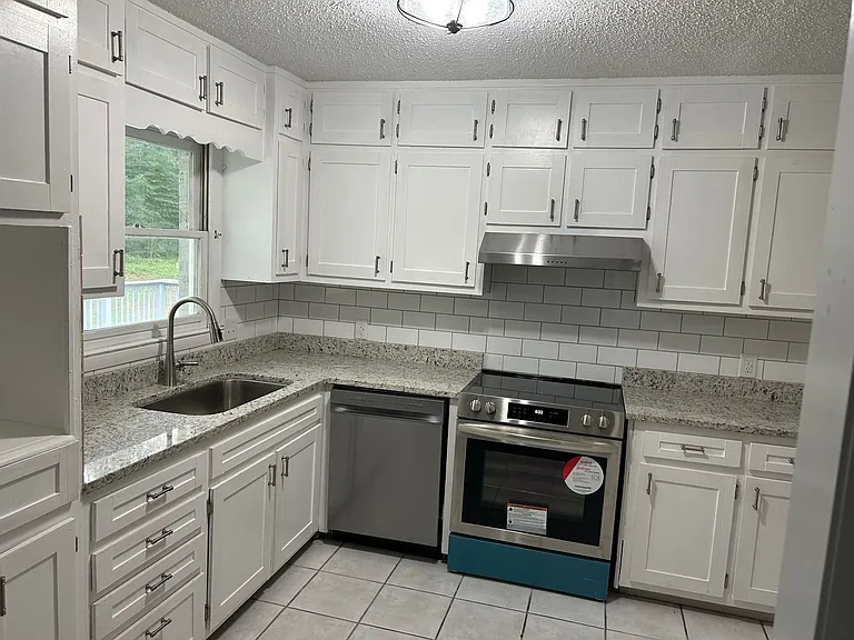 153 Jacque Jim Dr NE — Photo 3